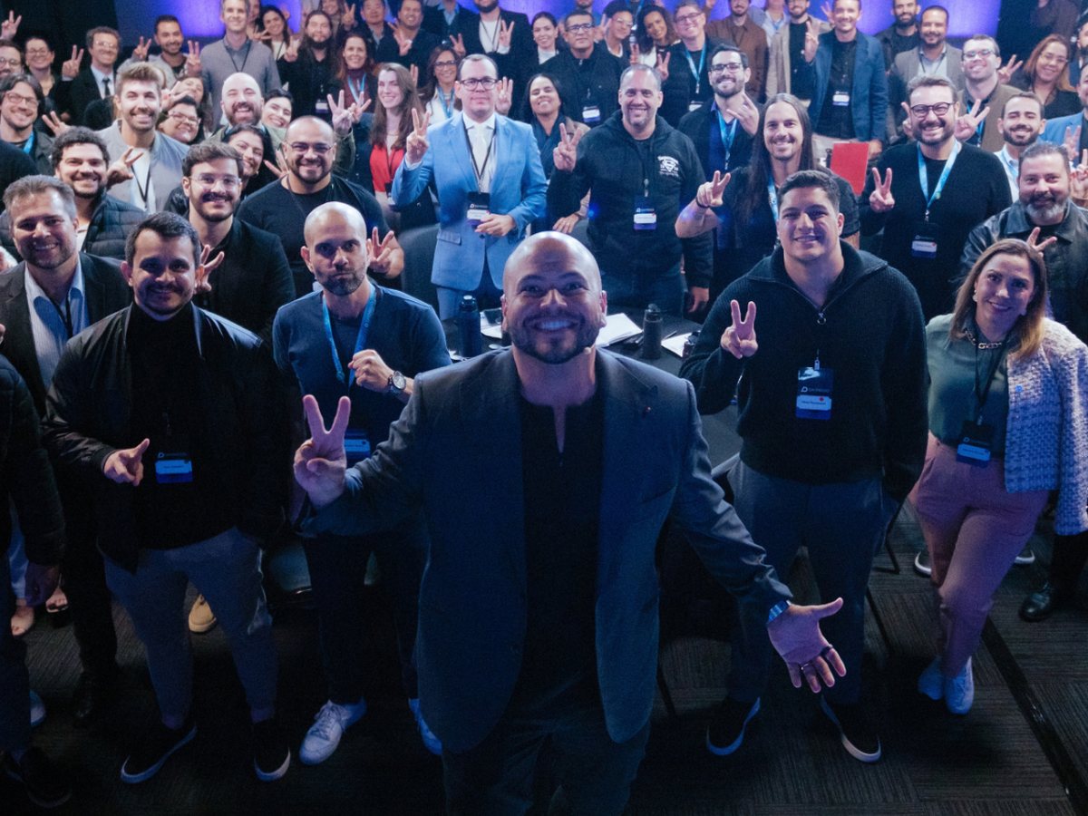 Victor Damásio com turma de mentorados